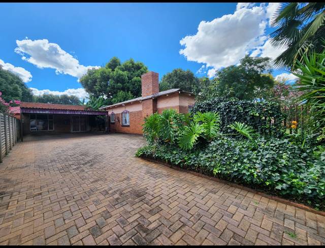 3 BEDROOM HOUSE FOR SALE IN VANDERBIJLPARK CE 1